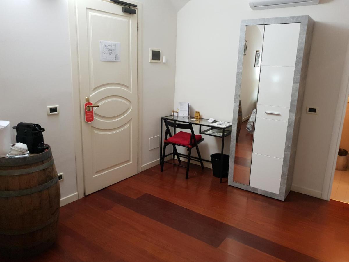 Ristorante Albergo Corona Novi Ligure Exterior photo